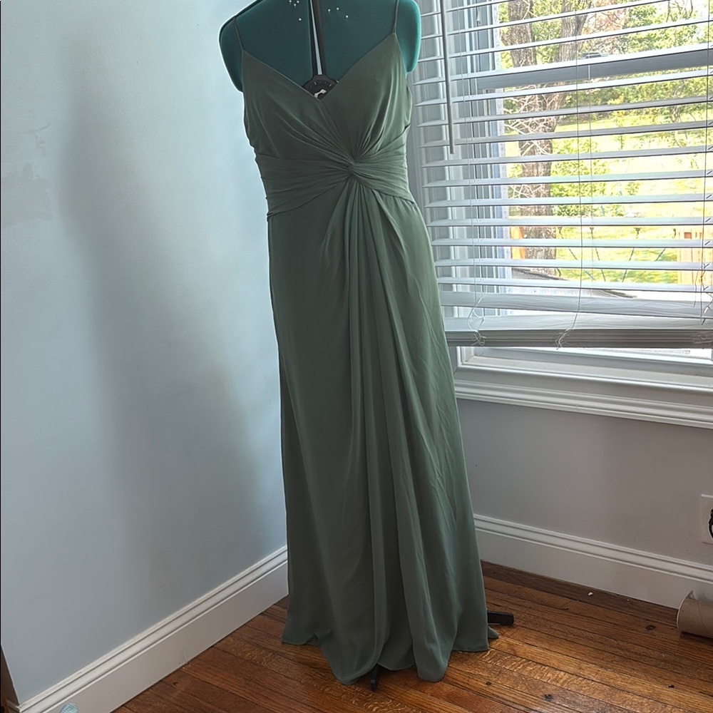 Azazie Green Sleeveless Sweetheart Maxi Gown